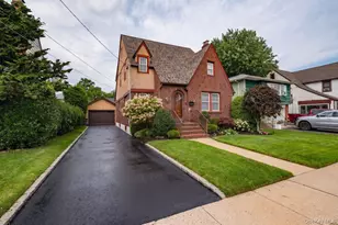 6 Troy Pl, Merrick, NY 11566 - Photo 2