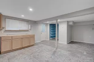 14 Neponsit Rd, Sound Beach, NY 11789 - Photo 18