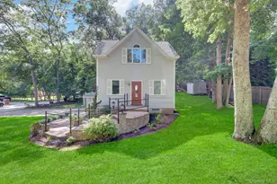 14 Neponsit Rd, Sound Beach, NY 11789 - Photo 2