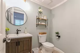 5 Biltmore Dr, Shoreham, NY 11786 - Photo 32