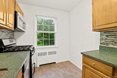 186 Pinewood Road #56, Hartsdale, NY 10530 - Photo 10