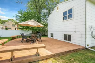15 Greenbrier Ln, Sayville, NY 11782 - Photo 22