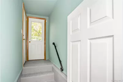 15 Greenbrier Lane, Sayville, NY 11782 - Photo 20