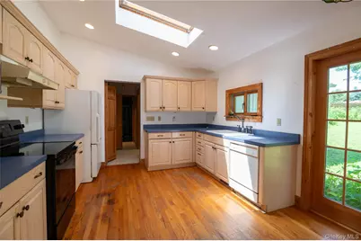 1402 Albany Avenue, Kinderhook, NY 12184 - Photo 14