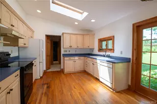 1402 Albany Ave, Kinderhook, NY 12184 - Photo 14