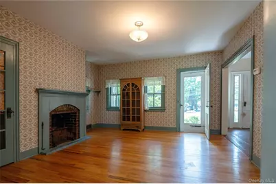 1402 Albany Avenue, Kinderhook, NY 12184 - Photo 8
