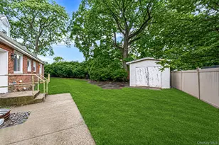 970 Hillman St, West Hempstead, NY 11552 - Photo 6