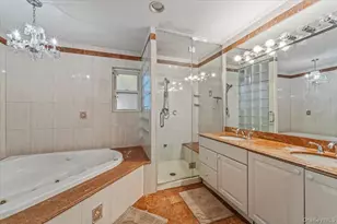 70 Manor Dr, Great Neck, NY 11020 - Photo 12