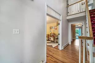 70 A Manor Dr, Great Neck, NY 11020 - Photo 32