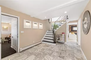 22 Delaware Ave, Jericho, NY 11753 - Photo 4