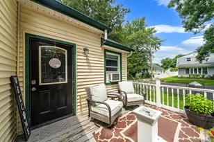 36 Rosalie Pl, Patchogue, NY 11772 - Photo 4