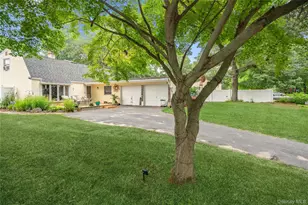 39 All Points Terrace, Holbrook, NY 11741 - Photo 2