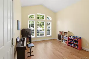 35 Monterrey Dr, Saint James, NY 11780 - Photo 4