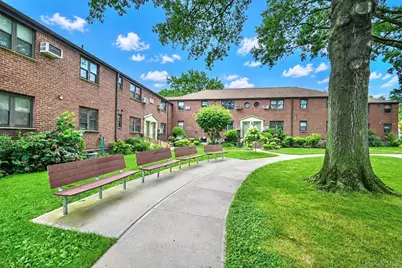 245-12 62 Avenue #2nd Floor, Douglaston, NY 11362 - Photo 2