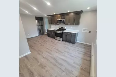 23 Tuthill Street #2nd Floor, Huntington, NY 11743 - Photo 4