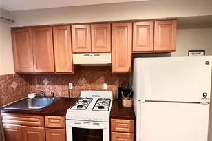 90-22 161st St, Jamaica, NY 11432 - Photo 8