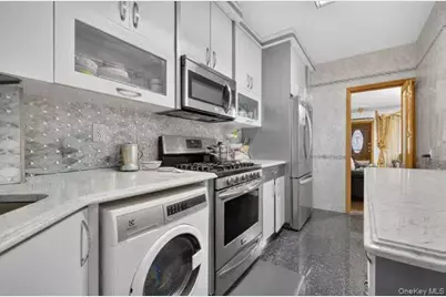 102-08 62nd Road, Forest Hills, NY 11375 - Photo 6