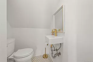 46 Meadow Ln, New Rochelle, NY 10805 - Photo 14