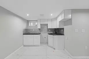 114-81 178th St, Saint Albans, NY 11434 - Photo 10