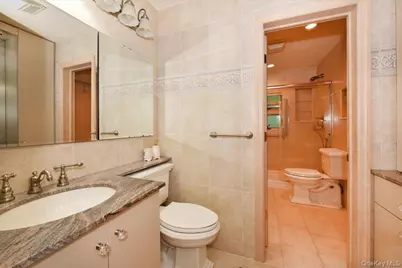 13 Vista Drive, Great Neck, NY 11021 - Photo 22