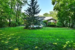 13 Vista Dr, Great Neck, NY 11021 - Photo 28