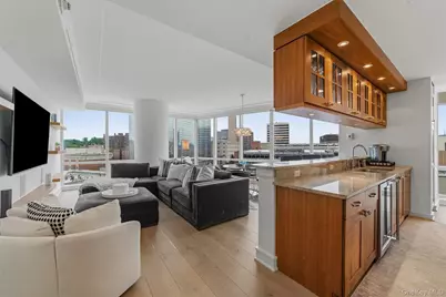 5 Renaissance Square #9A, White Plains, NY 10601 - Photo 4