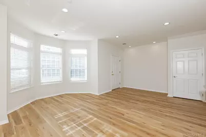11 Jacqueline Way, North Babylon, NY 11703 - Photo 8