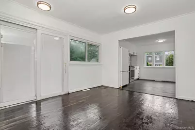 376 County Center Road, White Plains, NY 10603 - Photo 8