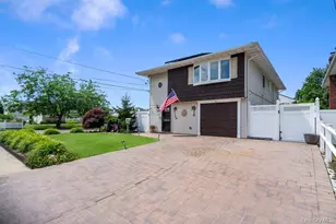 169 Wyona Ave, Lindenhurst, NY 11757 - Photo 2