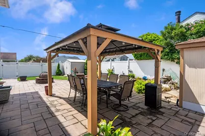 169 Wyona Avenue, Lindenhurst, NY 11757 - Photo 28