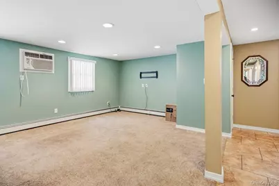 169 Wyona Avenue, Lindenhurst, NY 11757 - Photo 20