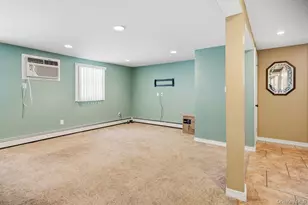 169 Wyona Ave, Lindenhurst, NY 11757 - Photo 20