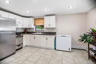 169 Wyona Ave, Lindenhurst, NY 11757 - Photo 22