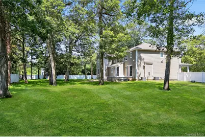 654 Caledonia Road, Dix Hills, NY 11746 - Photo 32