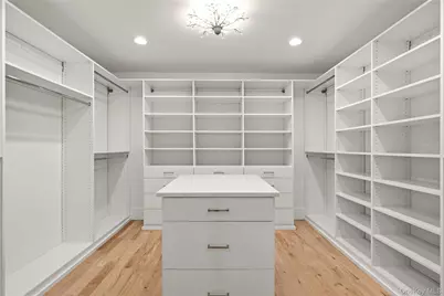 654 Caledonia Road, Dix Hills, NY 11746 - Photo 20