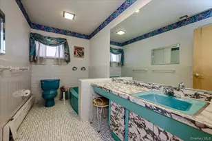 2539 Woodhull Ave, Bronx, NY 10469 - Photo 16
