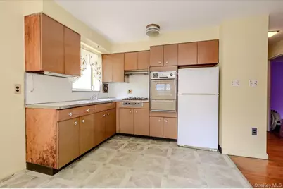 2539 Woodhull Avenue, Bronx, NY 10469 - Photo 28