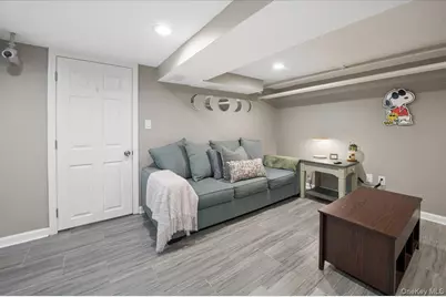 2915 Sommer Place, Bronx, NY 10465 - Photo 18