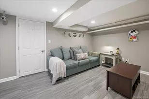2915 Sommer Pl, Bronx, NY 10465 - Photo 18