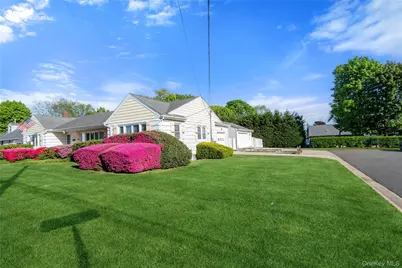 1005 3rd Street, West Babylon, NY 11704 - Photo 8