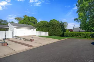 1005 3rd St, West Babylon, NY 11704 - Photo 44