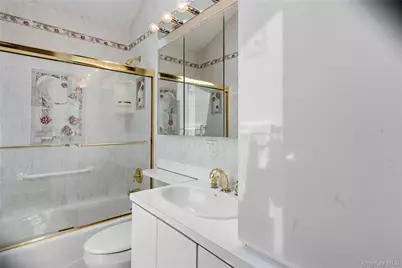 1005 3rd Street, West Babylon, NY 11704 - Photo 28