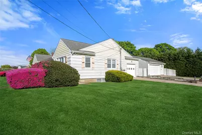 1005 3rd Street, West Babylon, NY 11704 - Photo 10