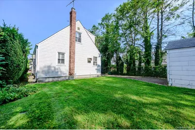 46 Schumacher Drive, New Hyde Park, NY 11040 - Photo 22
