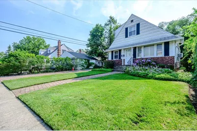 46 Schumacher Drive, New Hyde Park, NY 11040 - Photo 28
