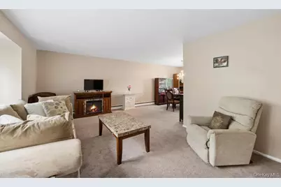 10 Wisteria Way, Commack, NY 11725 - Photo 4
