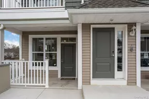 1046 New York Ave, Huntington Station, NY 11746 - Photo 2