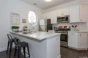 1046 New York Ave, Huntington Station, NY 11746 - Photo 10