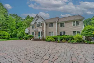 6 Maureen Dr, Mount Sinai, NY 11766 - Photo 4