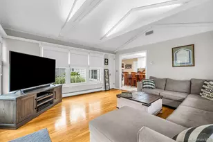 383 Munsell Rd, Patchogue, NY 11772 - Photo 18